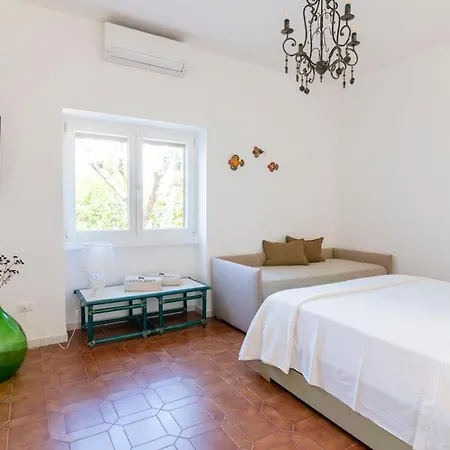 La Villa *